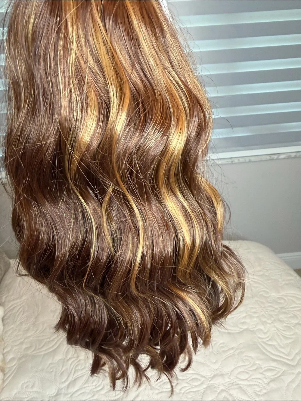 14” Lace Front Wavy Wig – Brown Mix Blonde – Brand New
